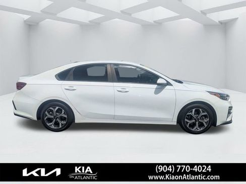 Used 2019 Kia Forte LXS FWD image 2