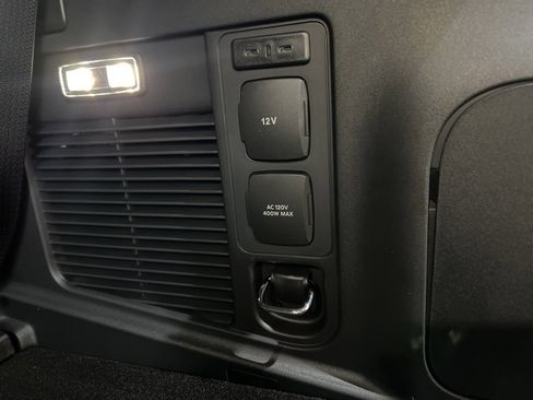 Used 2025 Lincoln Navigator Reserve image 45