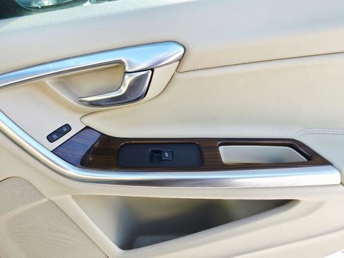 Used 2015 Volvo S60 T5 Premier w/ Convenience Package image 22