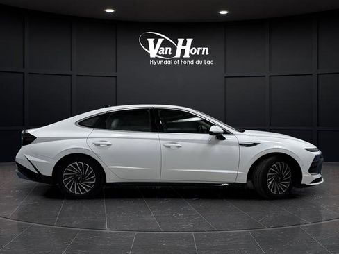 Used 2025 Hyundai Sonata Limited image 2