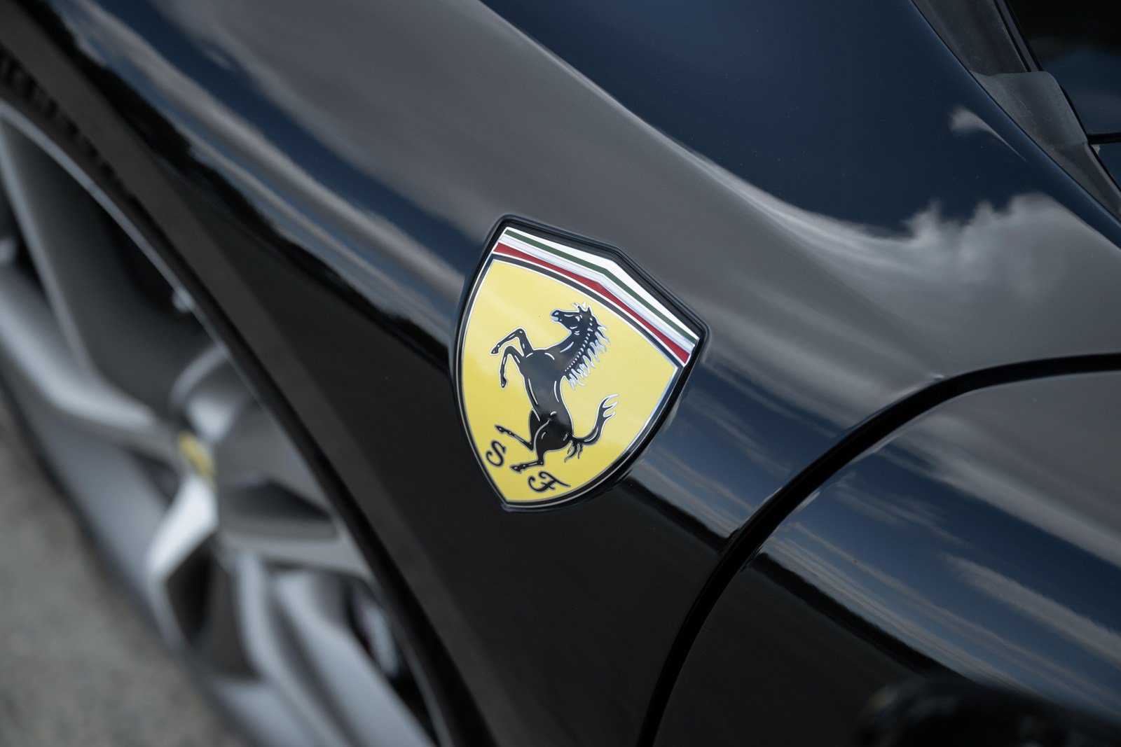 Used 2024 Ferrari 296 GTB RWD image 13