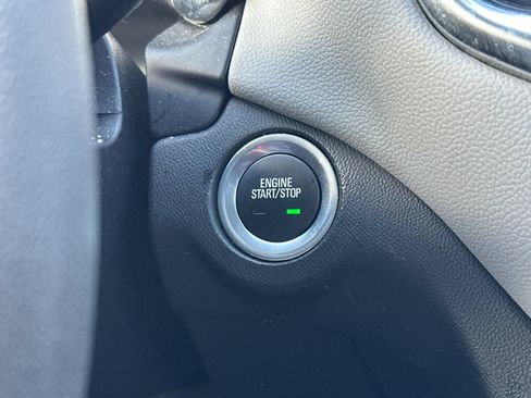 Used 2022 Chevrolet Equinox LT FWD image 22