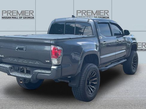 Used 2016 Toyota Tacoma Limited w/ Towing Package AWD/4WD image 7