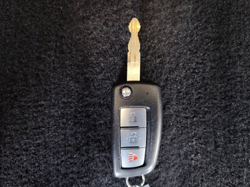 Used 2019 Nissan Rogue S FWD image 28