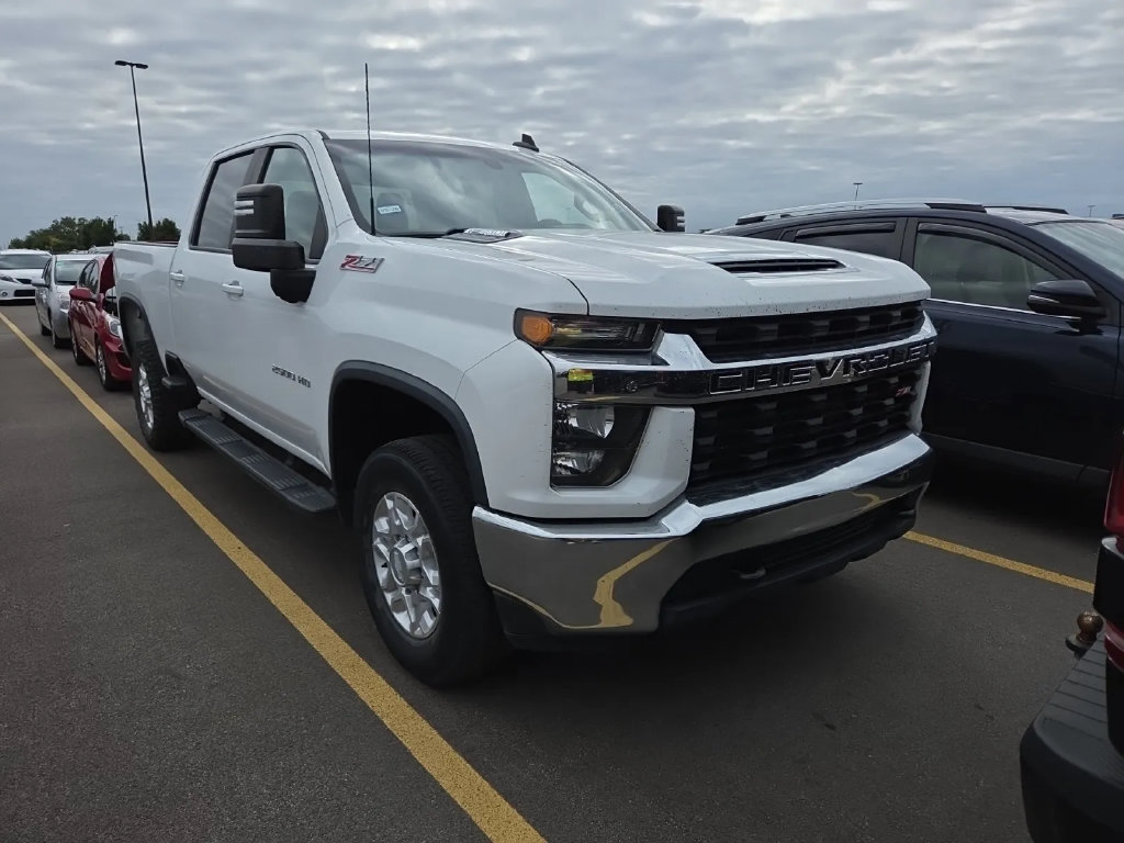 Used 2020 Chevrolet Silverado 2500 LT w/ Z71 Off-Road Package AWD/4WD image 2
