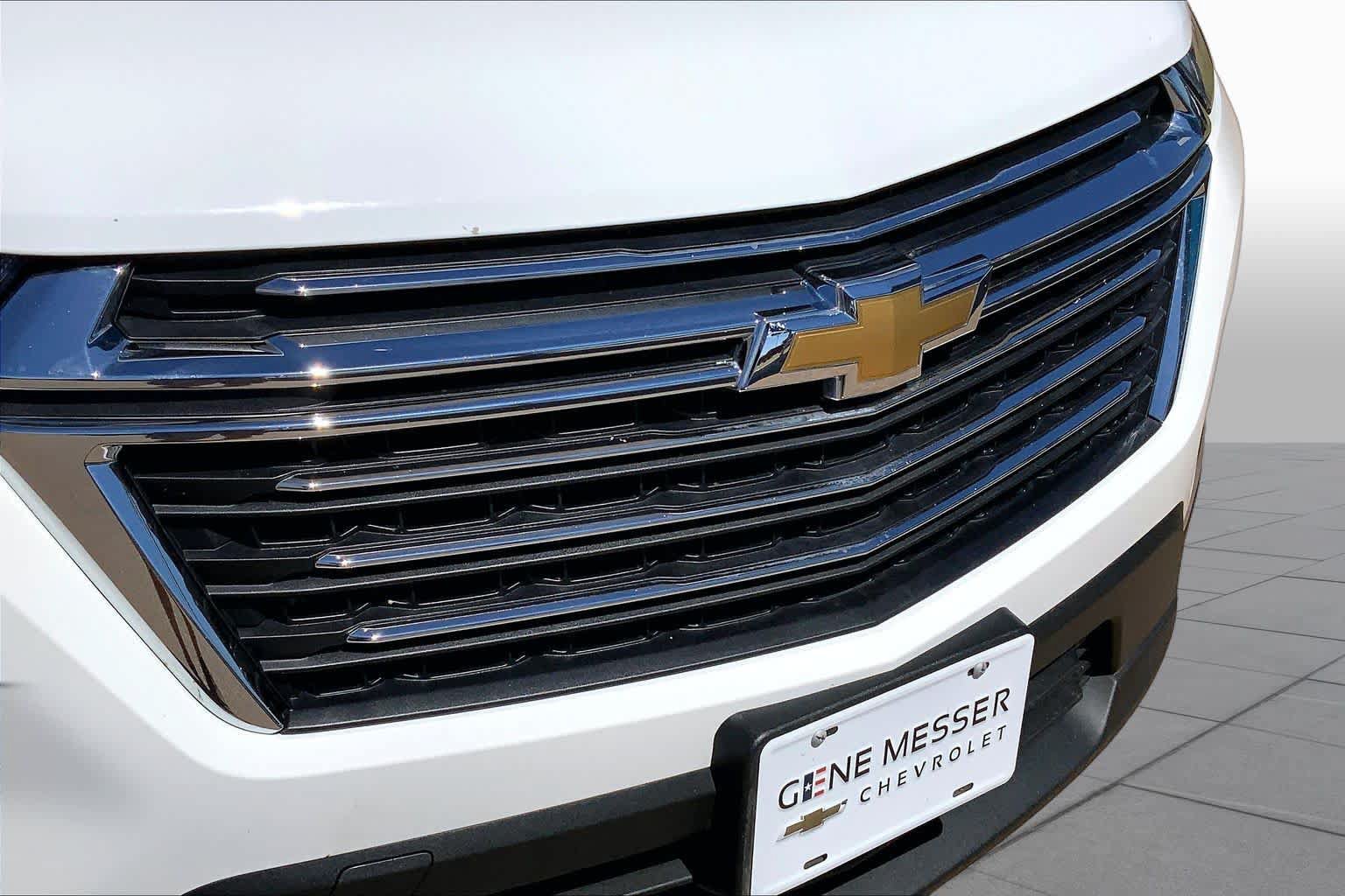 Used 2022 Chevrolet Traverse LT FWD image 30