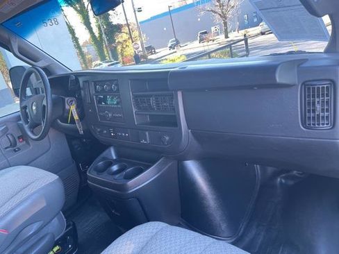 Used 2022 Chevrolet Express 3500 LS image 38