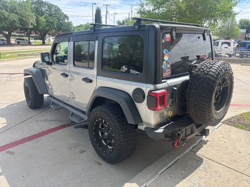 Used 2018 Jeep Wrangler Unlimited Sport S image 8