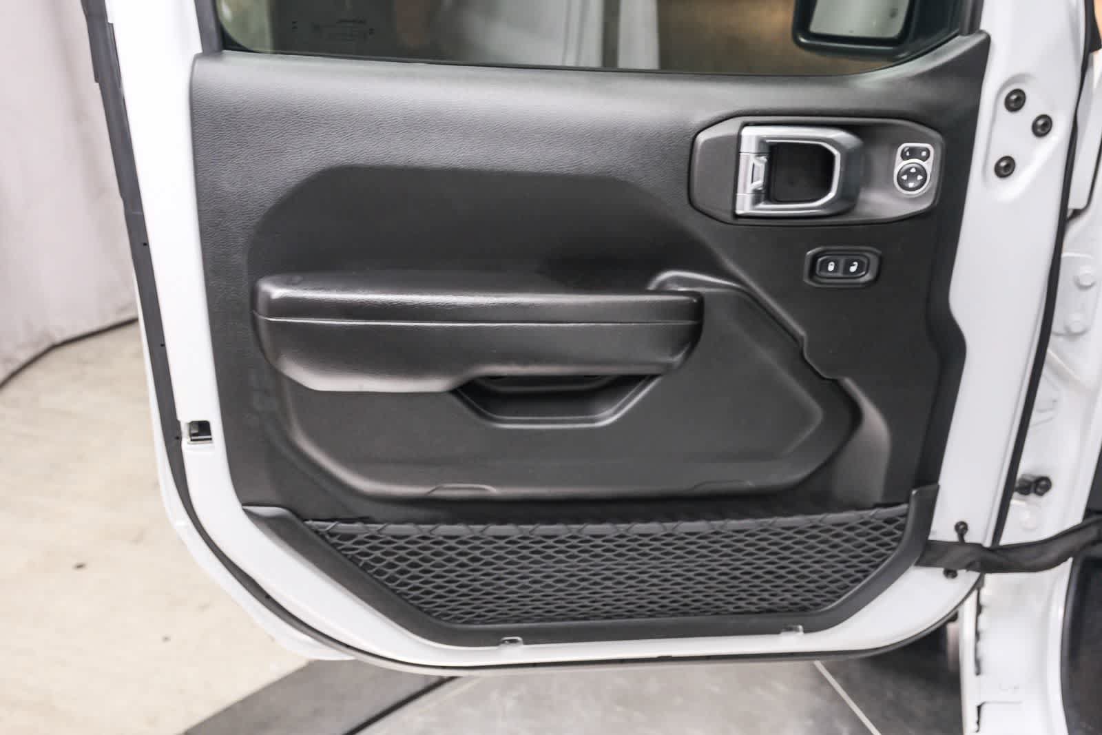 Used 2021 Jeep Gladiator Sport AWD/4WD image 23