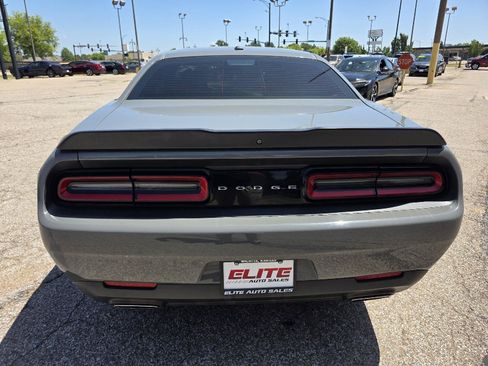 Used 2019 Dodge Challenger SXT w/ Blacktop Package RWD image 6