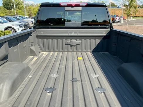 Used 2023 Chevrolet Silverado 3500 LTZ w/ LTZ Convenience Package AWD/4WD image 8