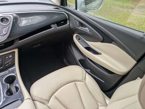 Used 2017 Buick Envision Essence FWD image 19