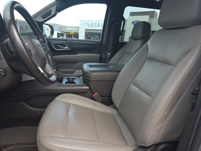Used 2023 Chevrolet Suburban Z71 w/ Luxury Package AWD/4WD image 9