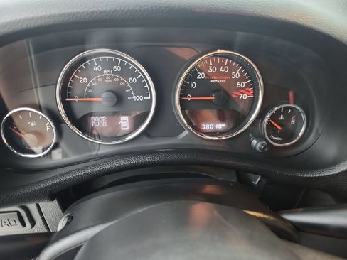 Used 2016 Jeep Wrangler Unlimited Rubicon AWD/4WD image 25
