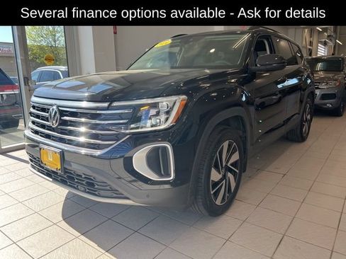 Used 2024 Volkswagen Atlas SE w/ Panoramic Sunroof Package AWD/4WD image 3