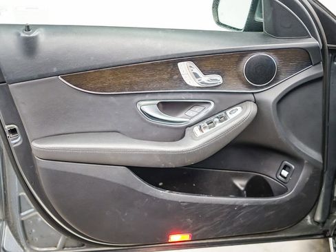 Used 2019 Mercedes-Benz C 300 Sedan image 18