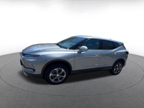Used 2026 Chevrolet Blazer LT FWD image 7