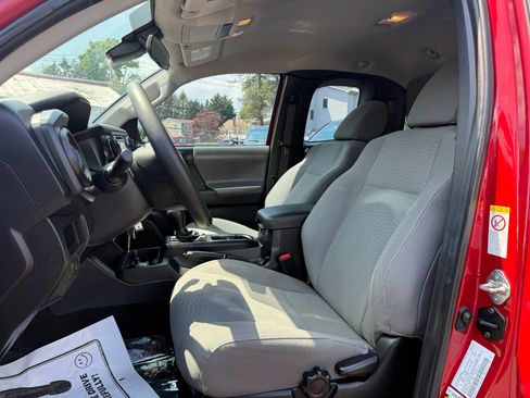 Used 2018 Toyota Tacoma SR RWD image 13
