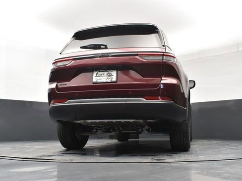 New 2026 Jeep Grand Cherokee Altitude image 23