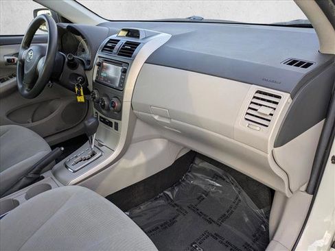 Used 2013 Toyota Corolla LE image 20