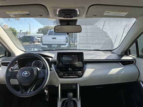 Used 2022 Toyota Corolla Cross L FWD image 14