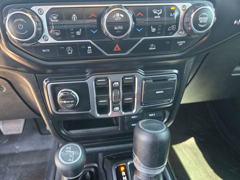 Used 2020 Jeep Gladiator Sport w/ Quick Order Package 24S AWD/4WD image 16