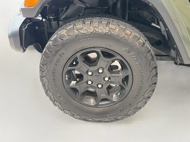 Used 2023 Jeep Gladiator Sport AWD/4WD image 25