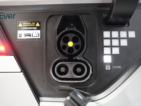 Used 2024 Hyundai Ioniq 5 Limited image 10