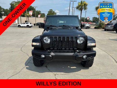 Used 2022 Jeep Gladiator Sport AWD/4WD image 2