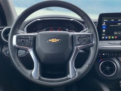 Used 2023 Chevrolet Blazer LT image 11