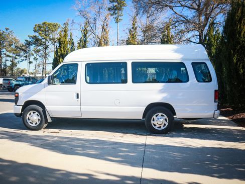 Used 2014 Ford E-250 and Econoline 250 Extended w/ Power Group image 7