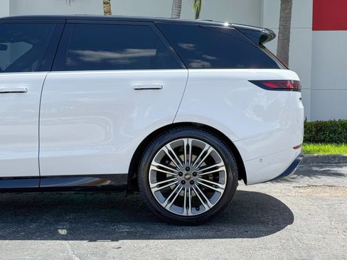 Used 2024 Land Rover Range Rover Sport Dynamic SE AWD/4WD image 13