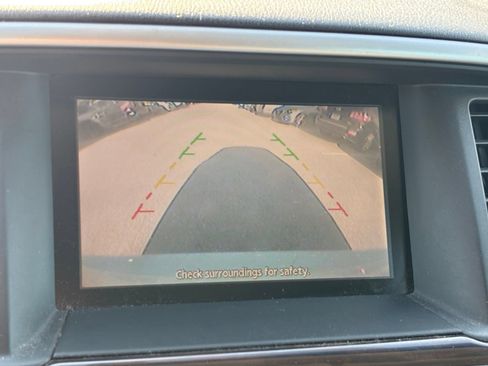 Used 2014 Nissan Pathfinder SL FWD image 13