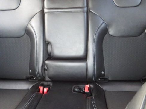 Used 2019 Jeep Cherokee Latitude Plus w/ Comfort/Convenience Group image 8