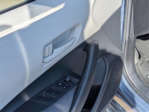 Used 2022 Toyota Corolla LE image 16