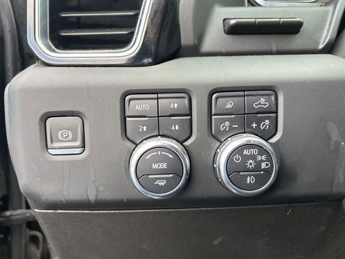 Used 2024 GMC Sierra 2500 Denali Ultimate w/ LPO, GMC Protection Package image 20