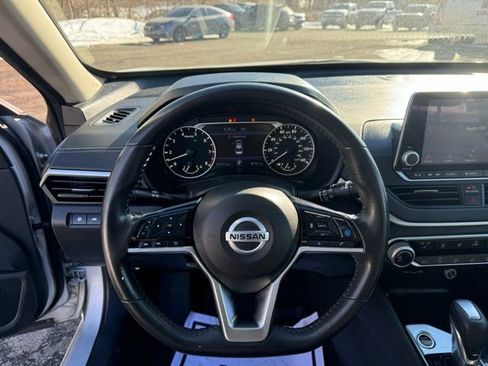 Used 2022 Nissan Altima 2.5 SV w/ SV Premium Package image 18