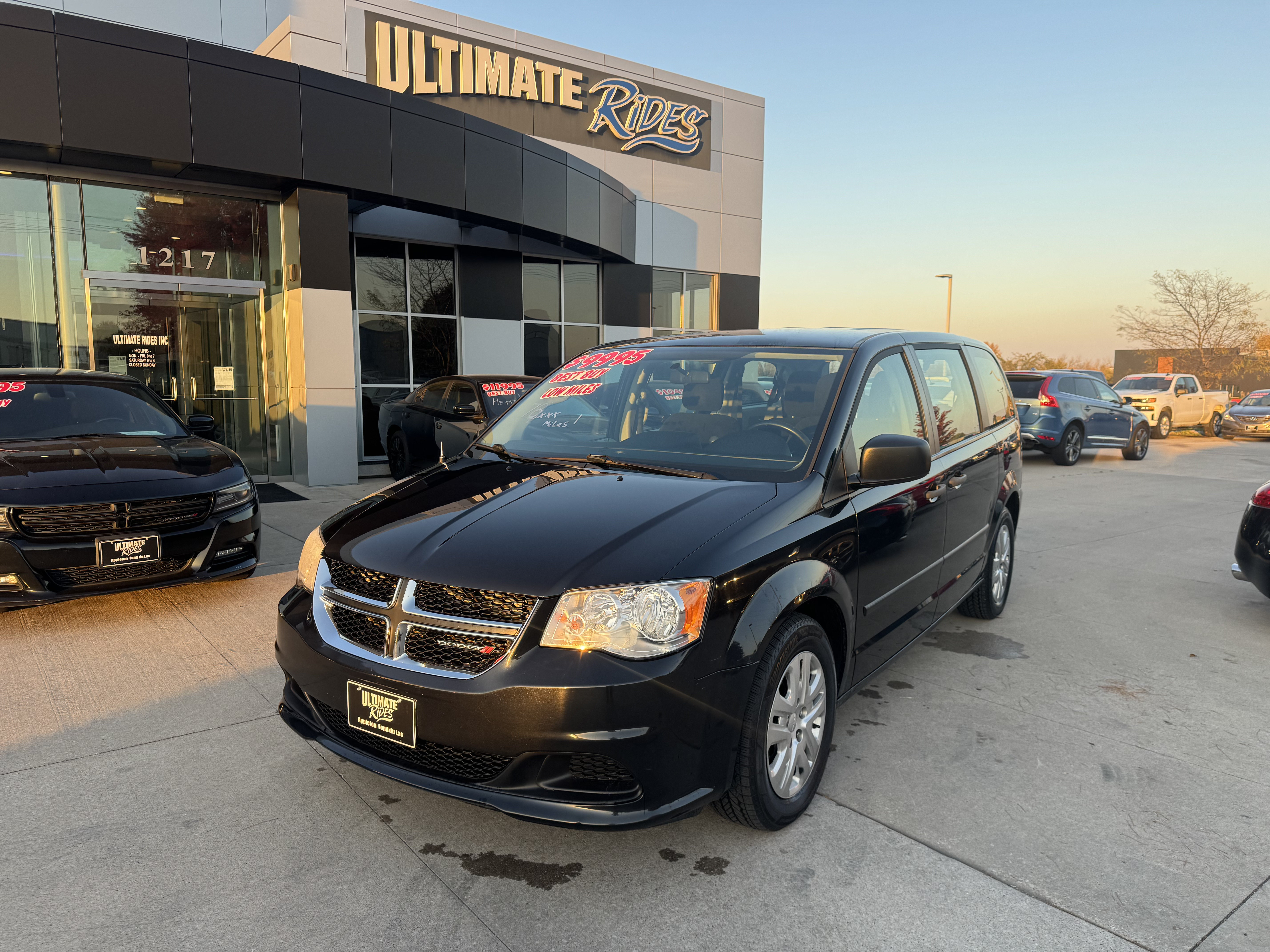 Used 2016 Dodge Grand Caravan American Value Package FWD image 1