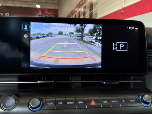 Used 2024 Hyundai Kona SEL AWD/4WD image 32