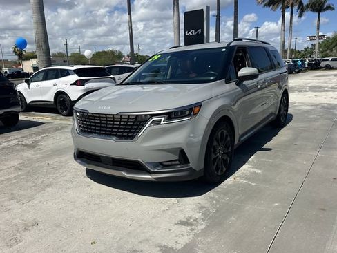 Certified 2024 Kia Carnival SX Prestige image 2