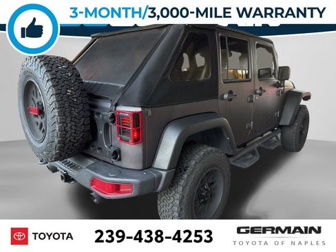 Used 2018 Jeep Wrangler Unlimited Sahara w/ Connectivity Group image 6