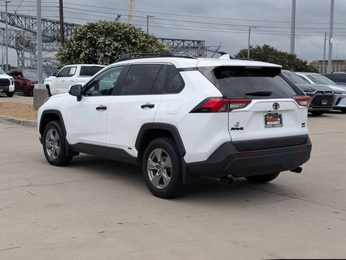 Used 2025 Toyota RAV4 XLE w/ Convenience Package AWD/4WD image 9