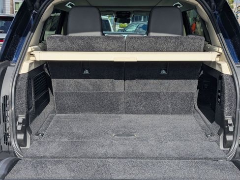 Used 2023 Land Rover Range Rover Long Wheelbase SE image 6