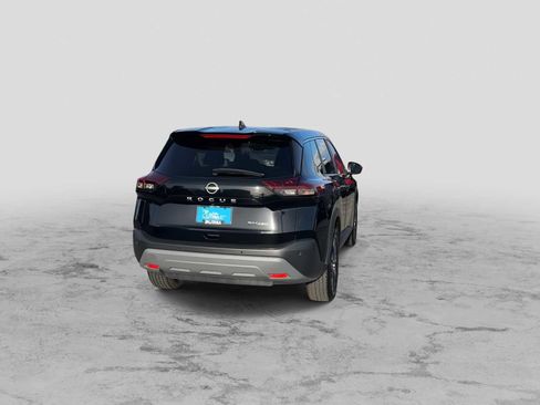 Used 2023 Nissan Rogue SV image 8