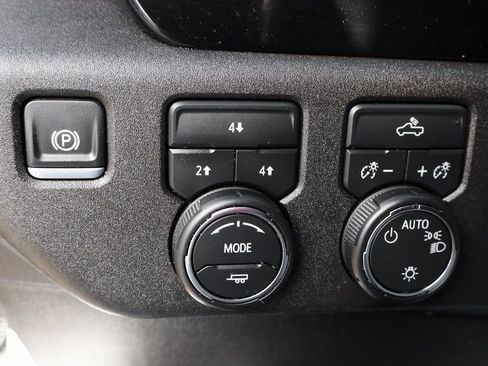 Used 2024 Chevrolet Silverado 2500 LT AWD/4WD image 21