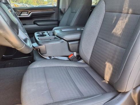Used 2024 Chevrolet Silverado 1500 LT image 3