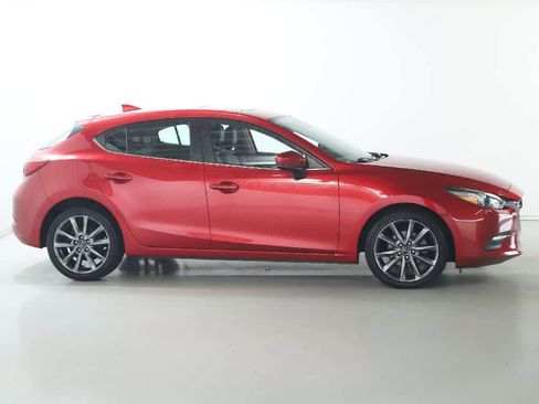 Used 2018 MAZDA MAZDA3 Touring FWD image 11