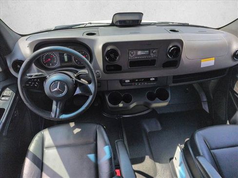 Used 2025 Mercedes-Benz Sprinter 2500 image 15