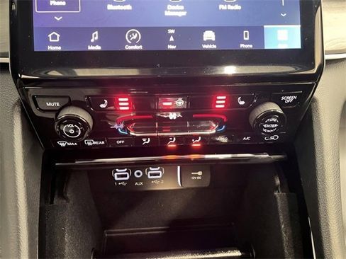 Used 2021 Jeep Grand Cherokee L Limited w/ MOPAR Finishing Package image 28