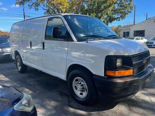 Used 2017 Chevrolet Express 2500 RWD image 6